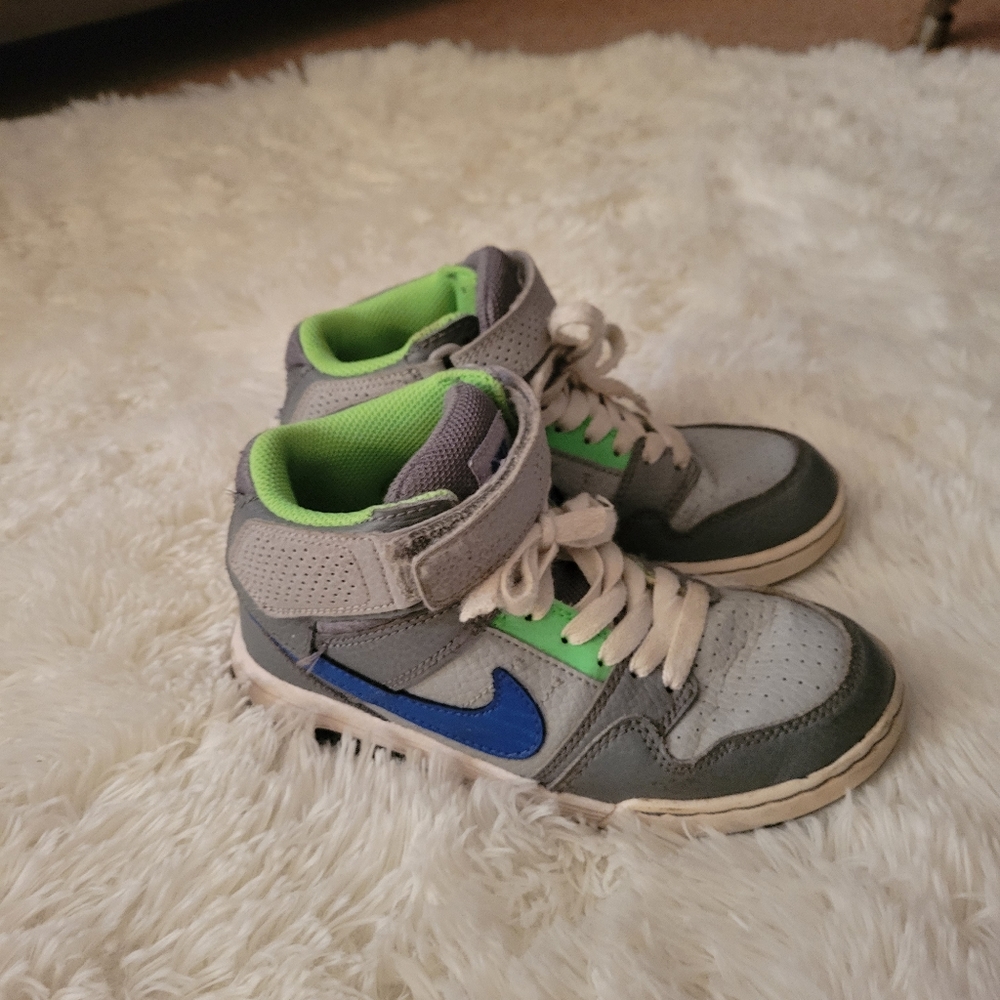 Nike 13.5